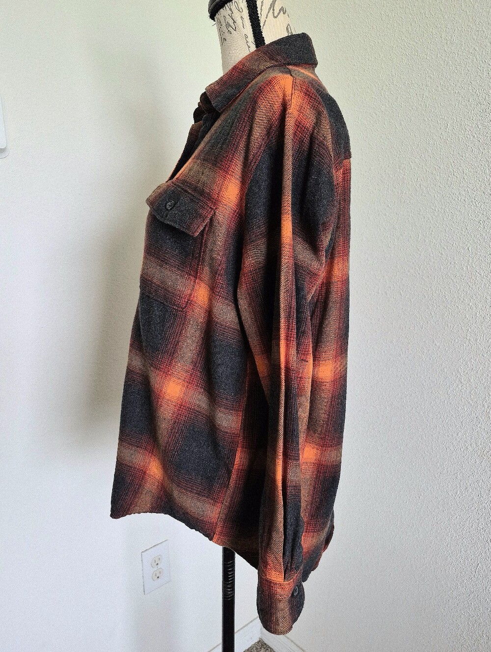 Old Navy Evermore Swiftie Boyfriend Orange Plaid Flannel Shirt M Cotton Casual - Picture 12 of 15